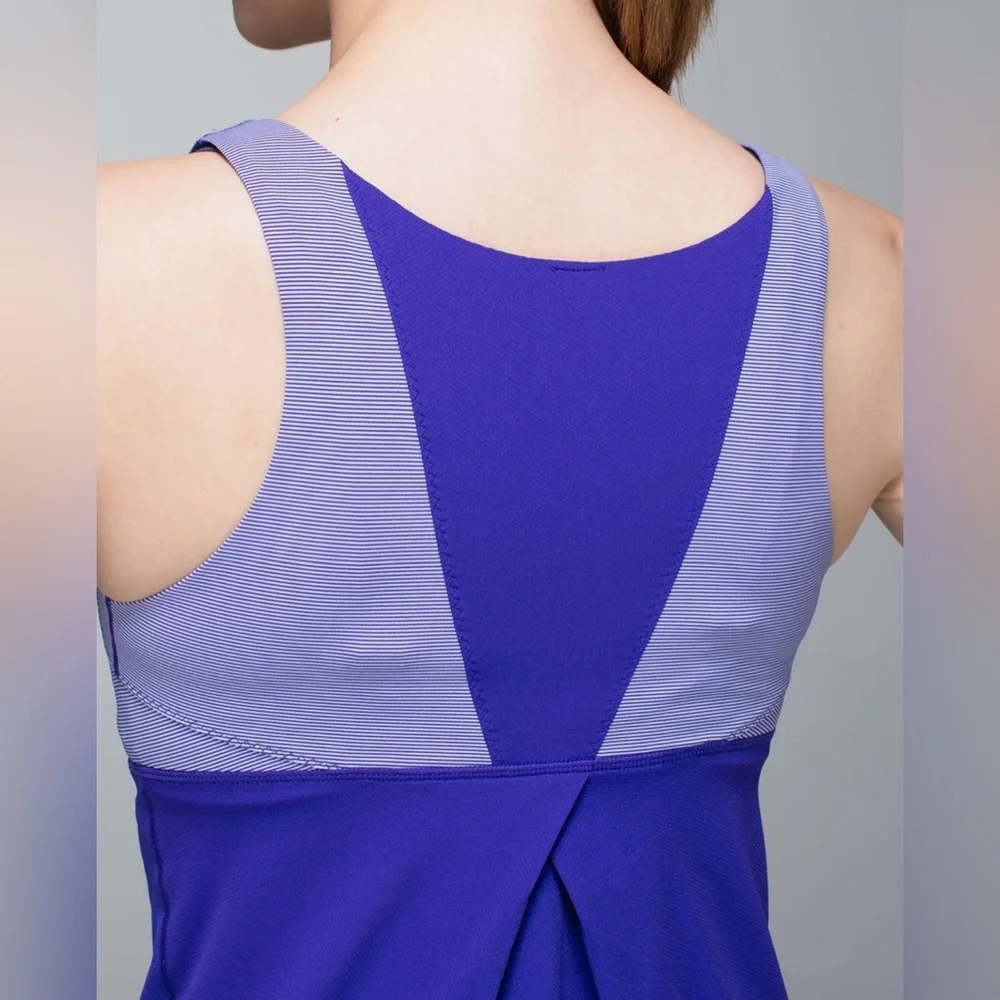Lululemon Run: Ta Ta Topper Cool Breeze / Wee Stripe Bruised Berry, Size 8 - Picture 2 of 8
